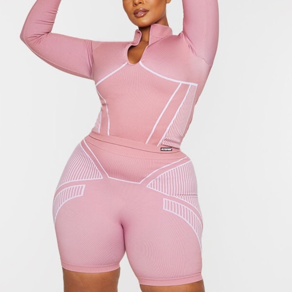 Plus Rose Seamless Collar Crop Top
